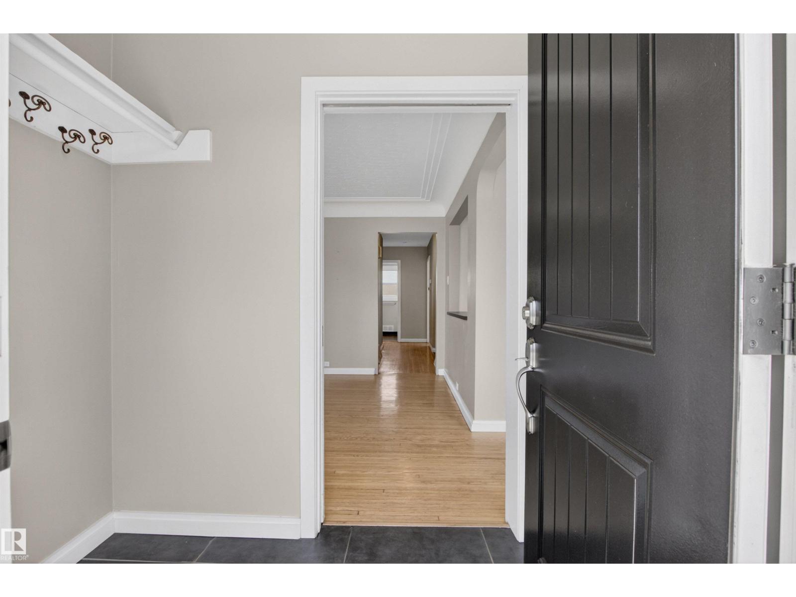14232 95 AV NW, Edmonton