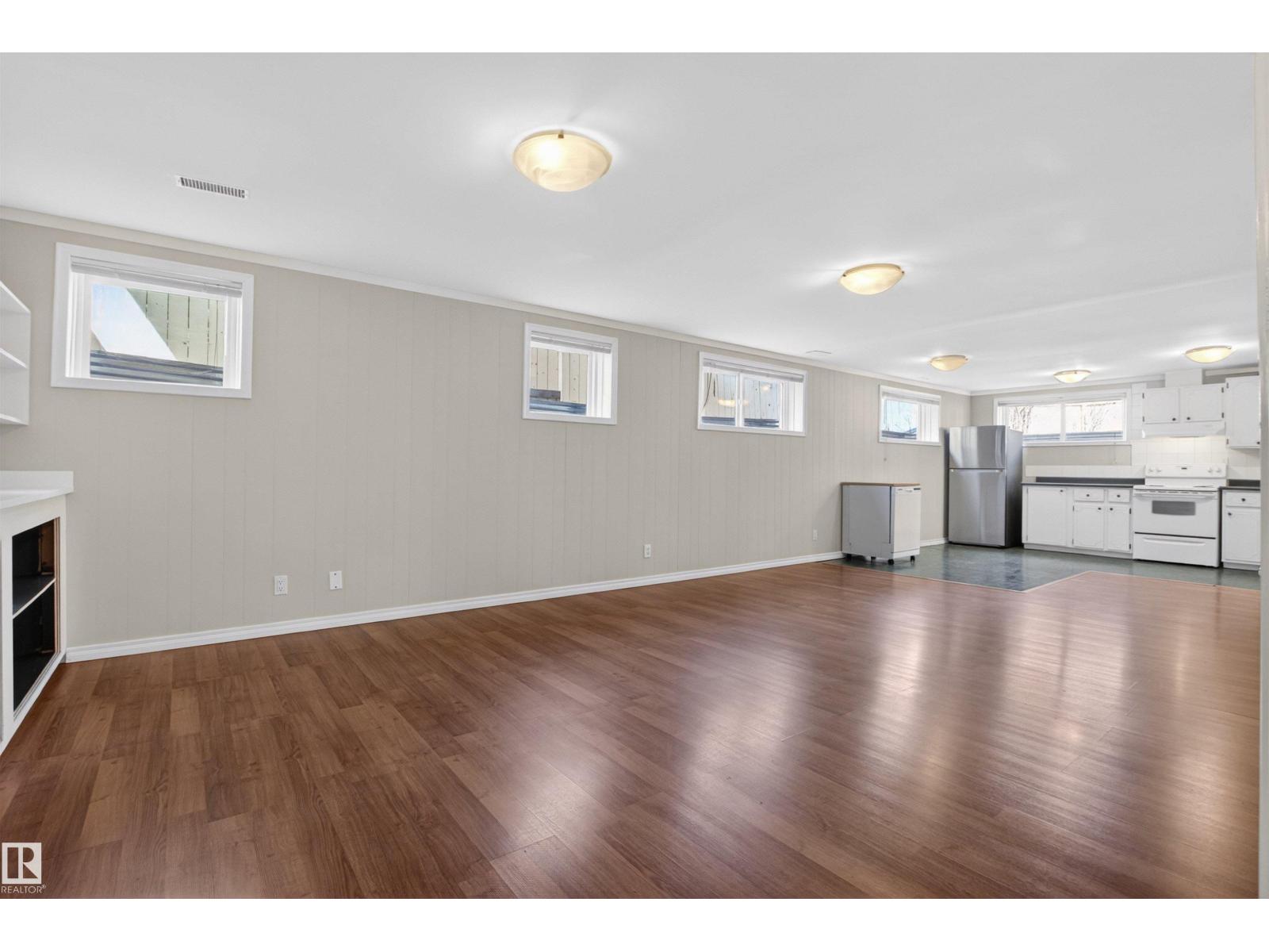 14232 95 AV NW, Edmonton