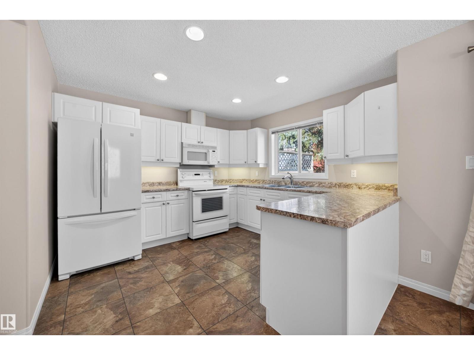 #27 9935 167 ST NW - 4