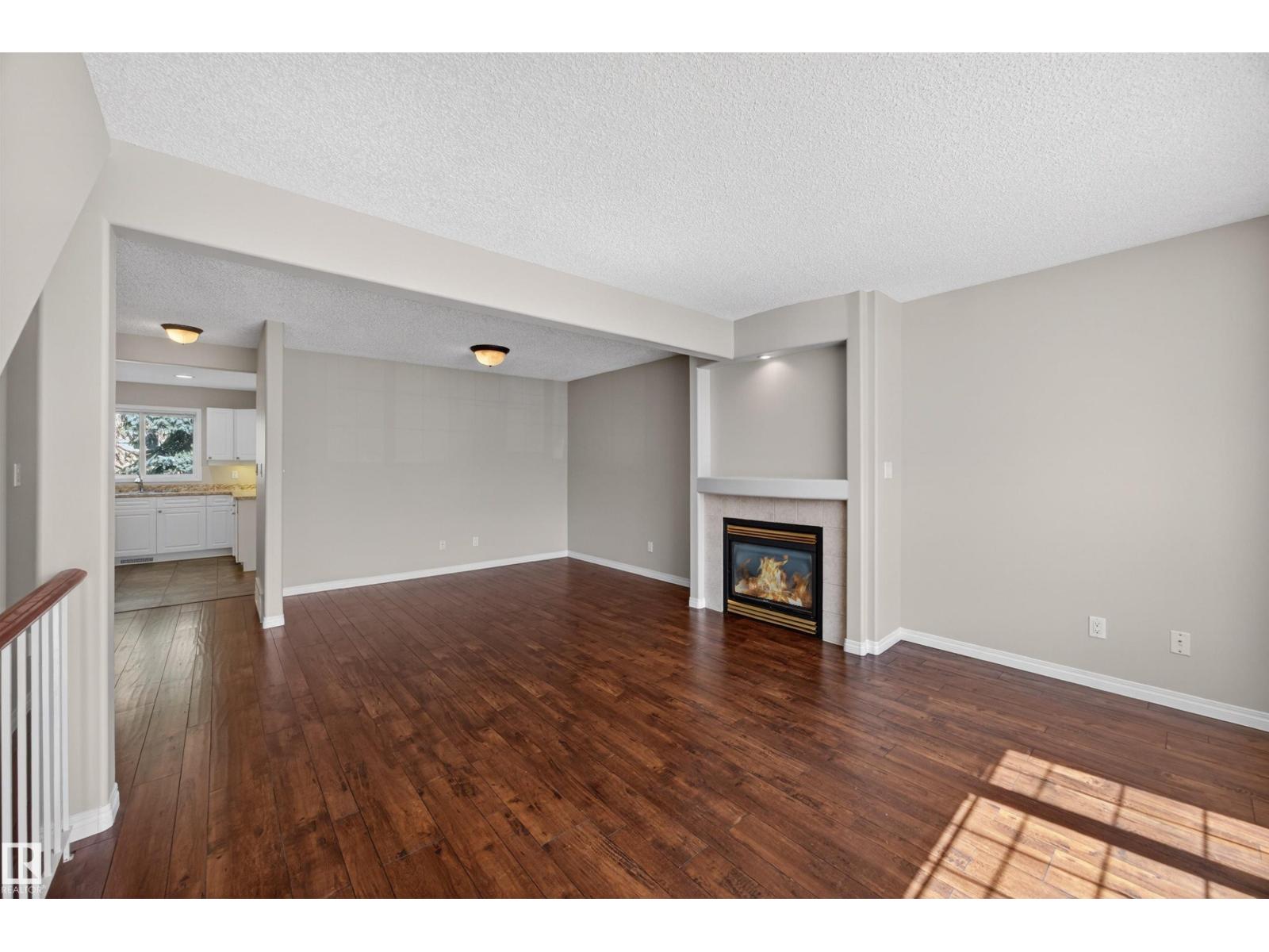 #27 9935 167 ST NW - 15
