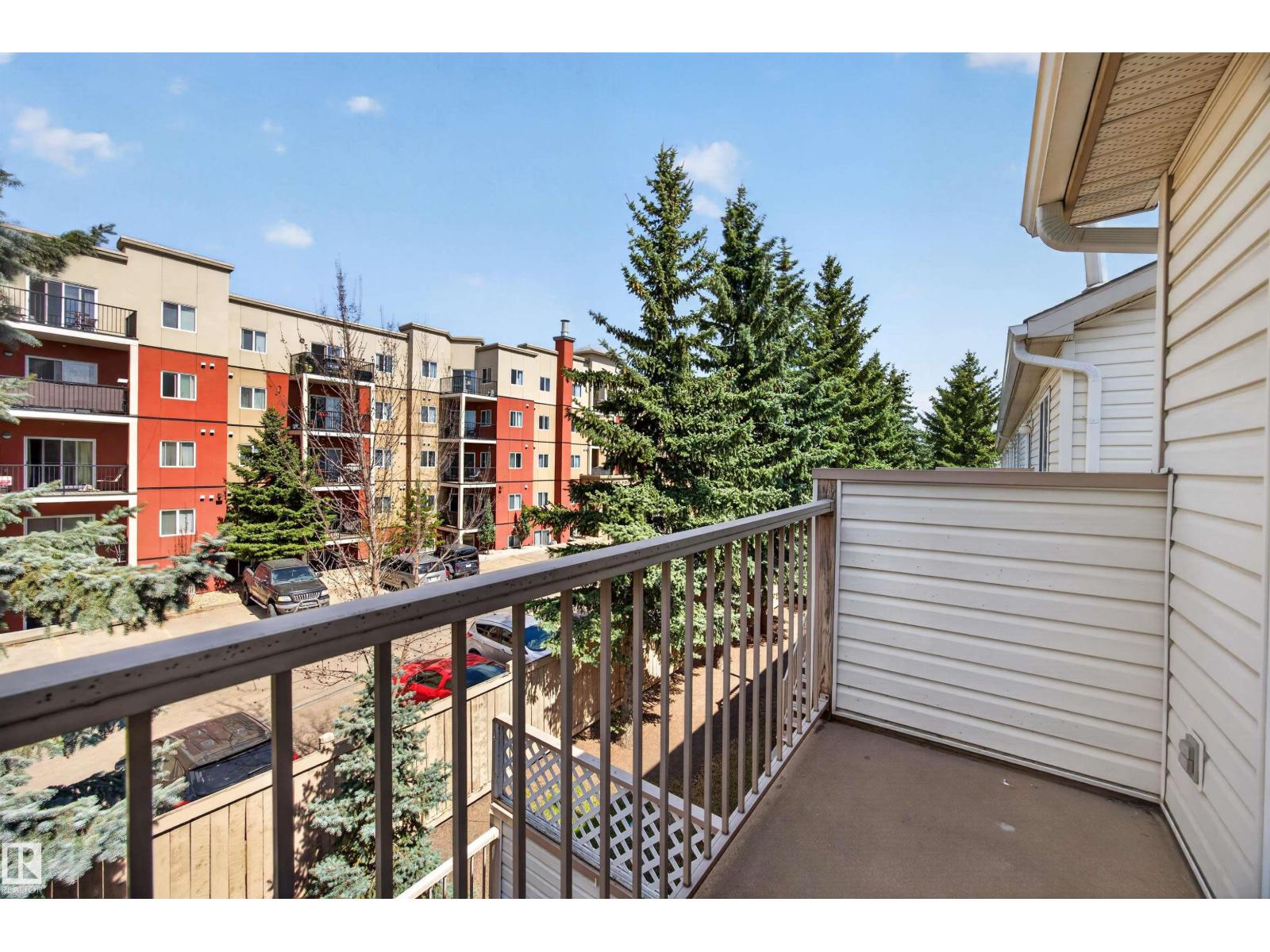 #27 9935 167 ST NW - 27