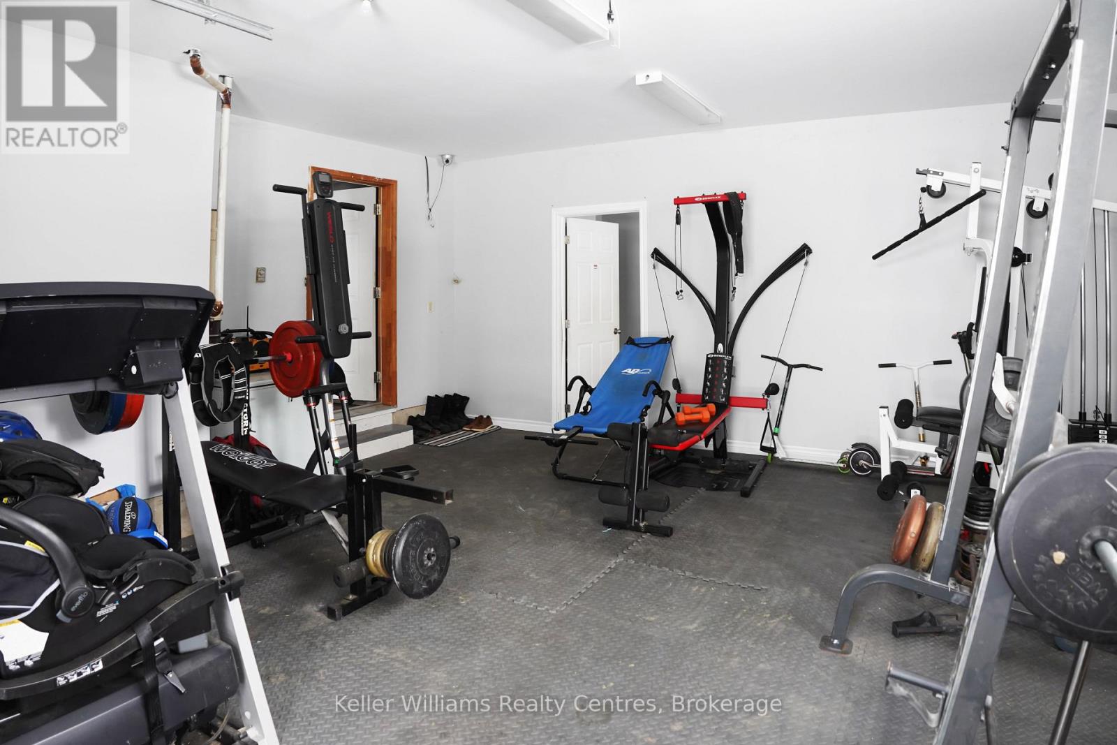 27 PINE TREE DRIVE - 39