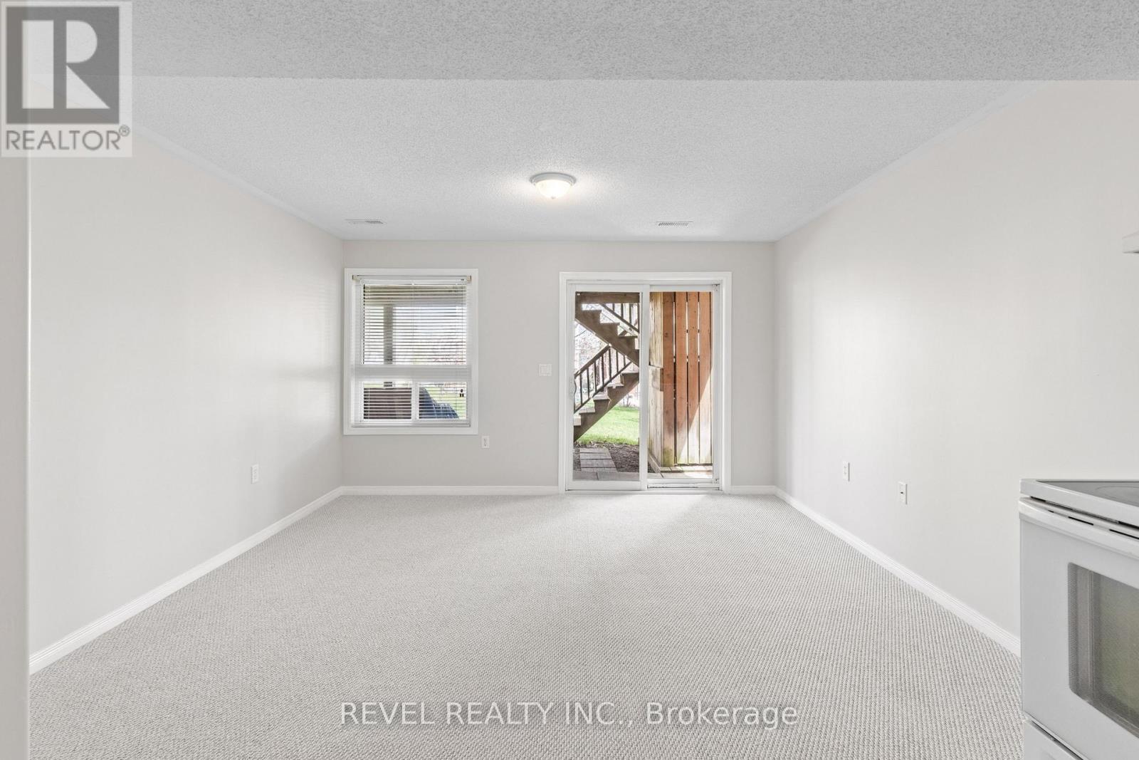 617 CLANCY CRESCENT - 34