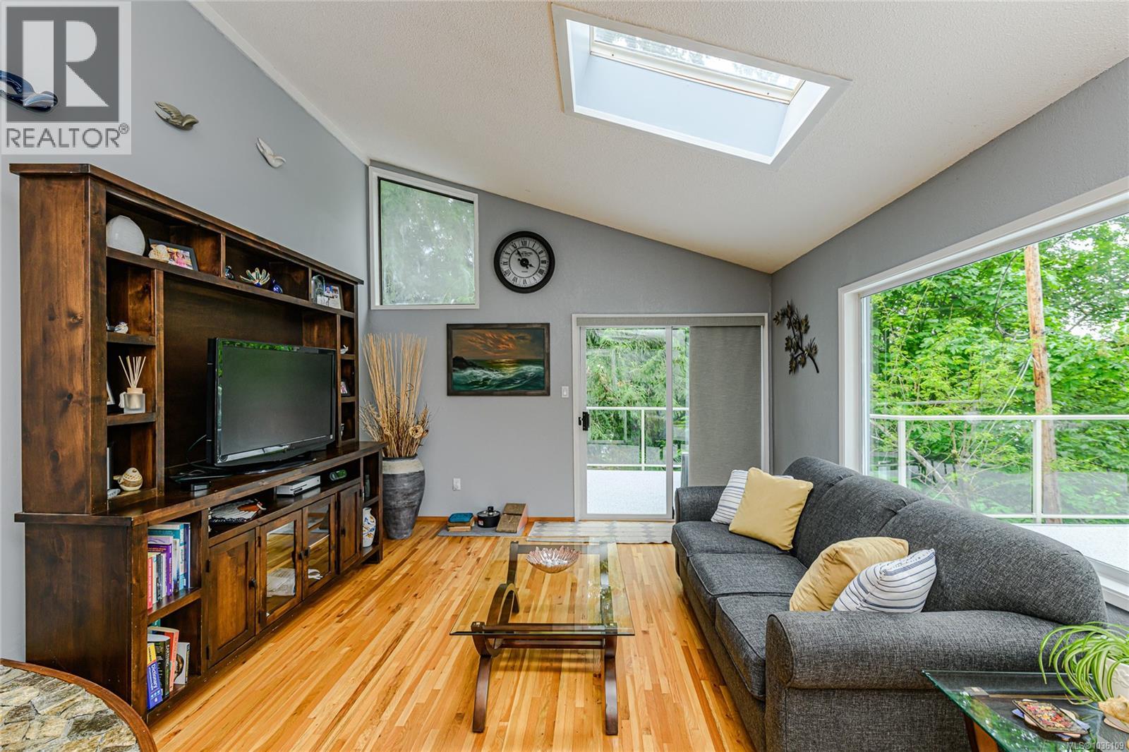 7136 Willis Point Rd - 7