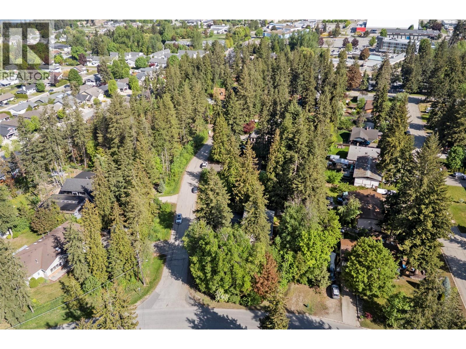  170 25th Street Northeast, Salmon Arm