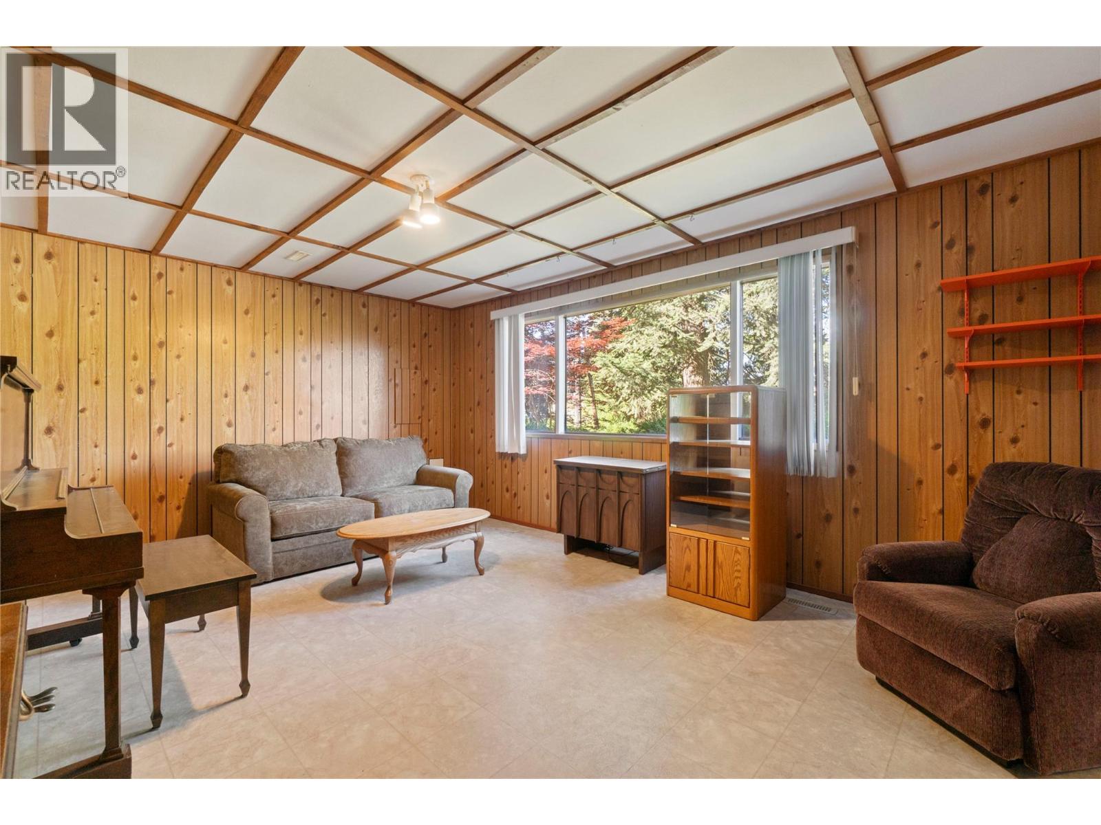  170 25th Street Northeast, Salmon Arm