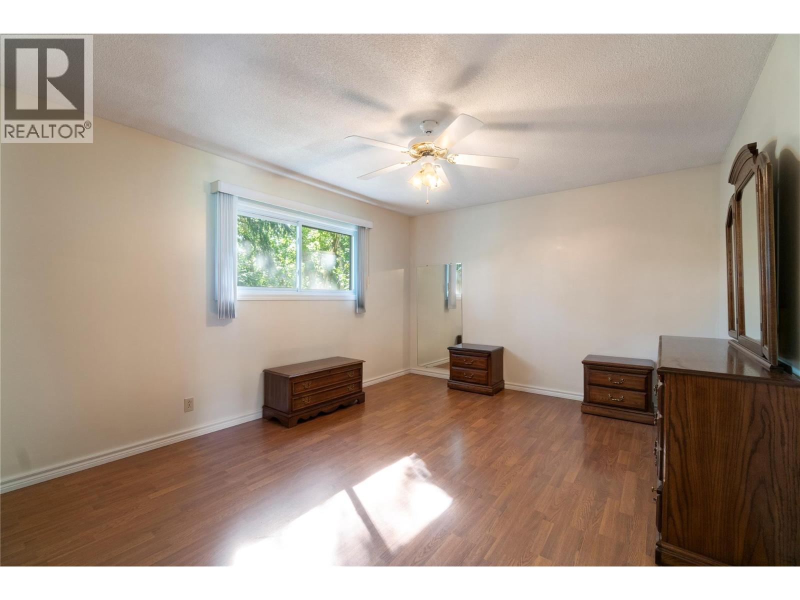  170 25th Street Northeast, Salmon Arm