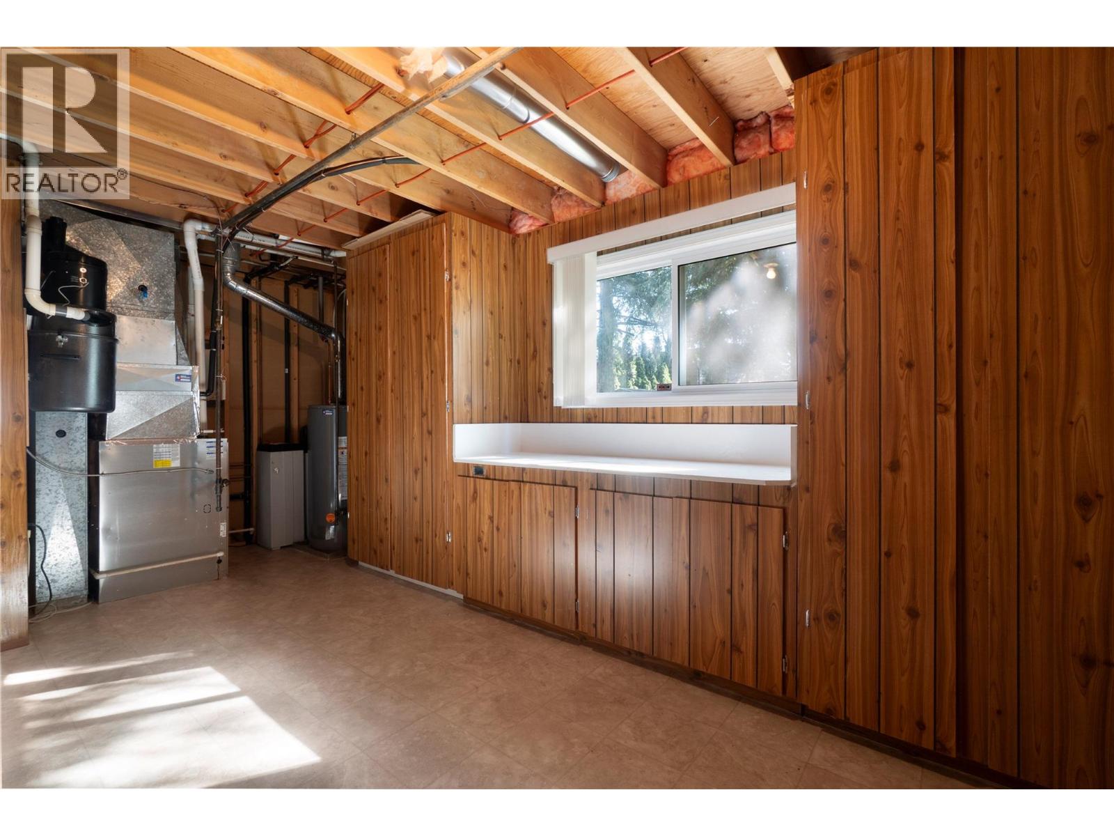  170 25th Street Northeast, Salmon Arm