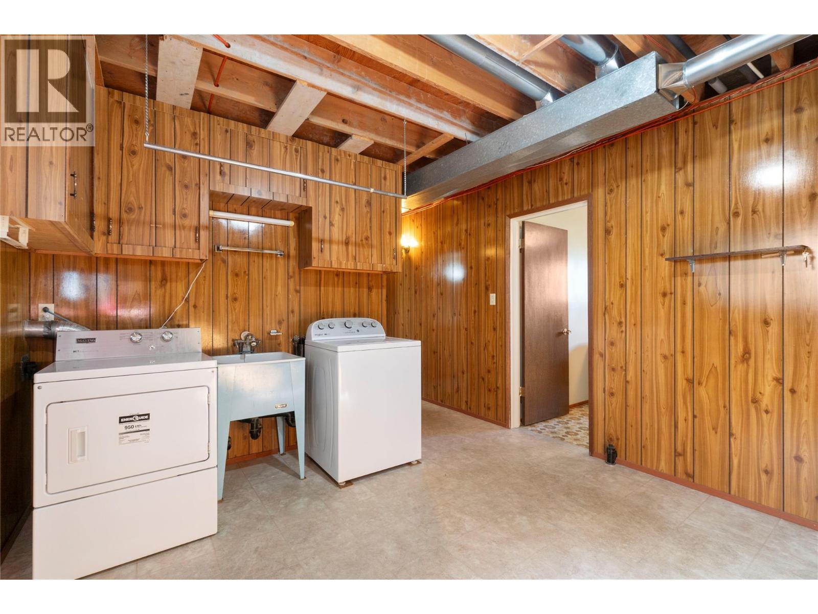  170 25th Street Northeast, Salmon Arm