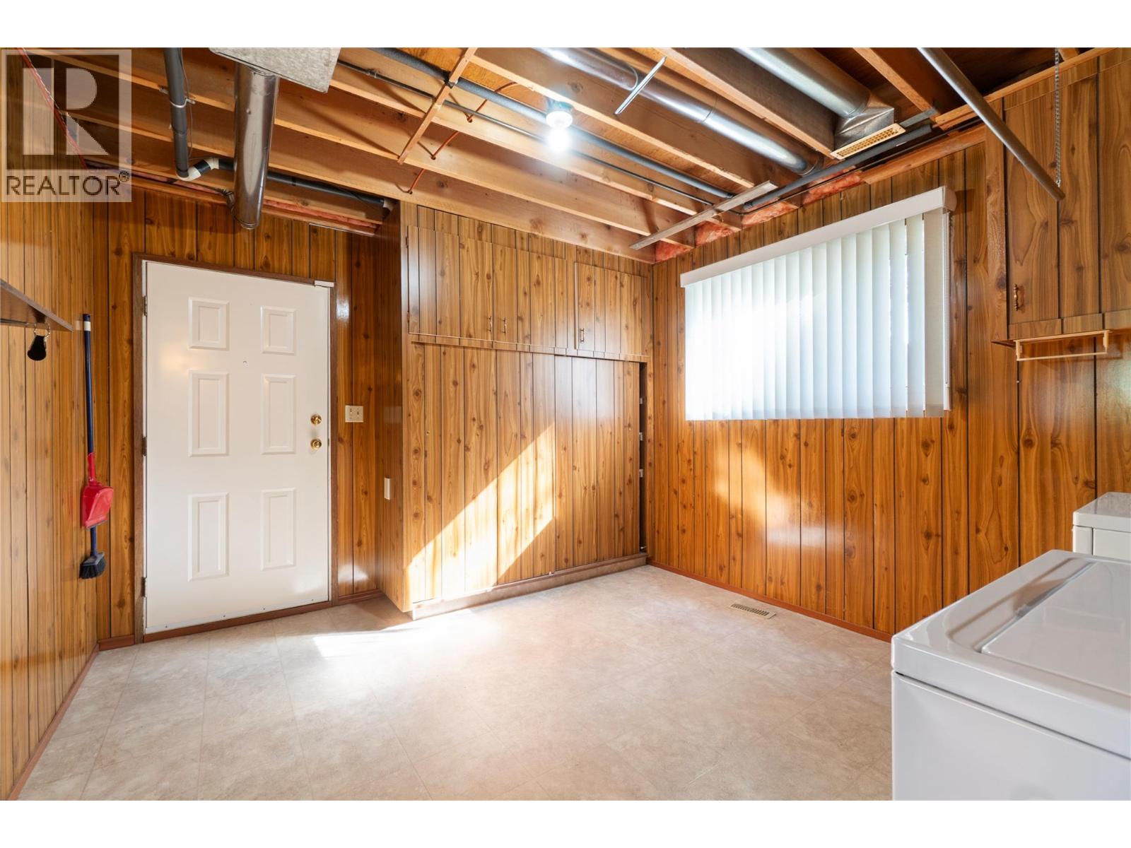  170 25th Street Northeast, Salmon Arm