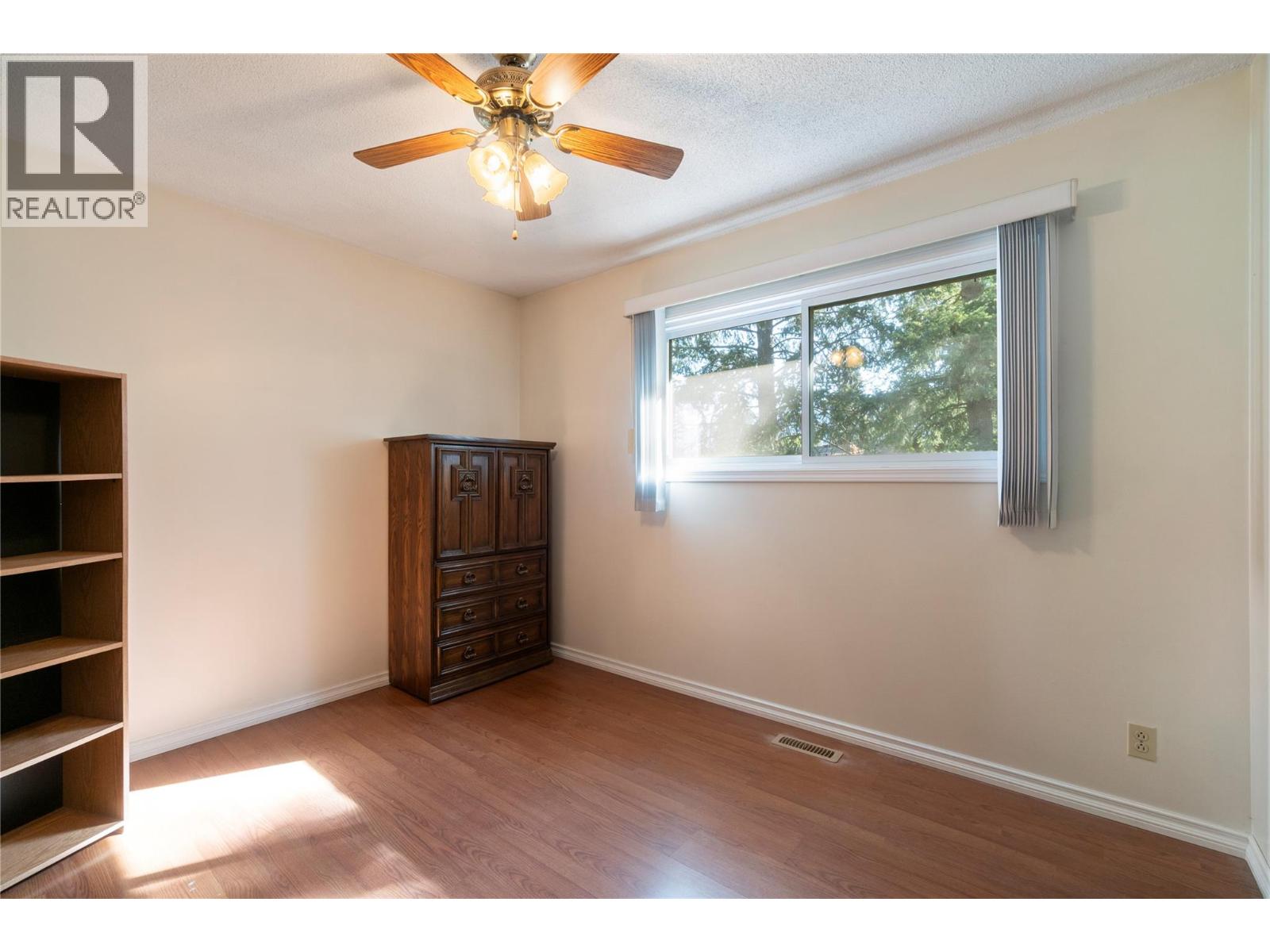  170 25th Street Northeast, Salmon Arm