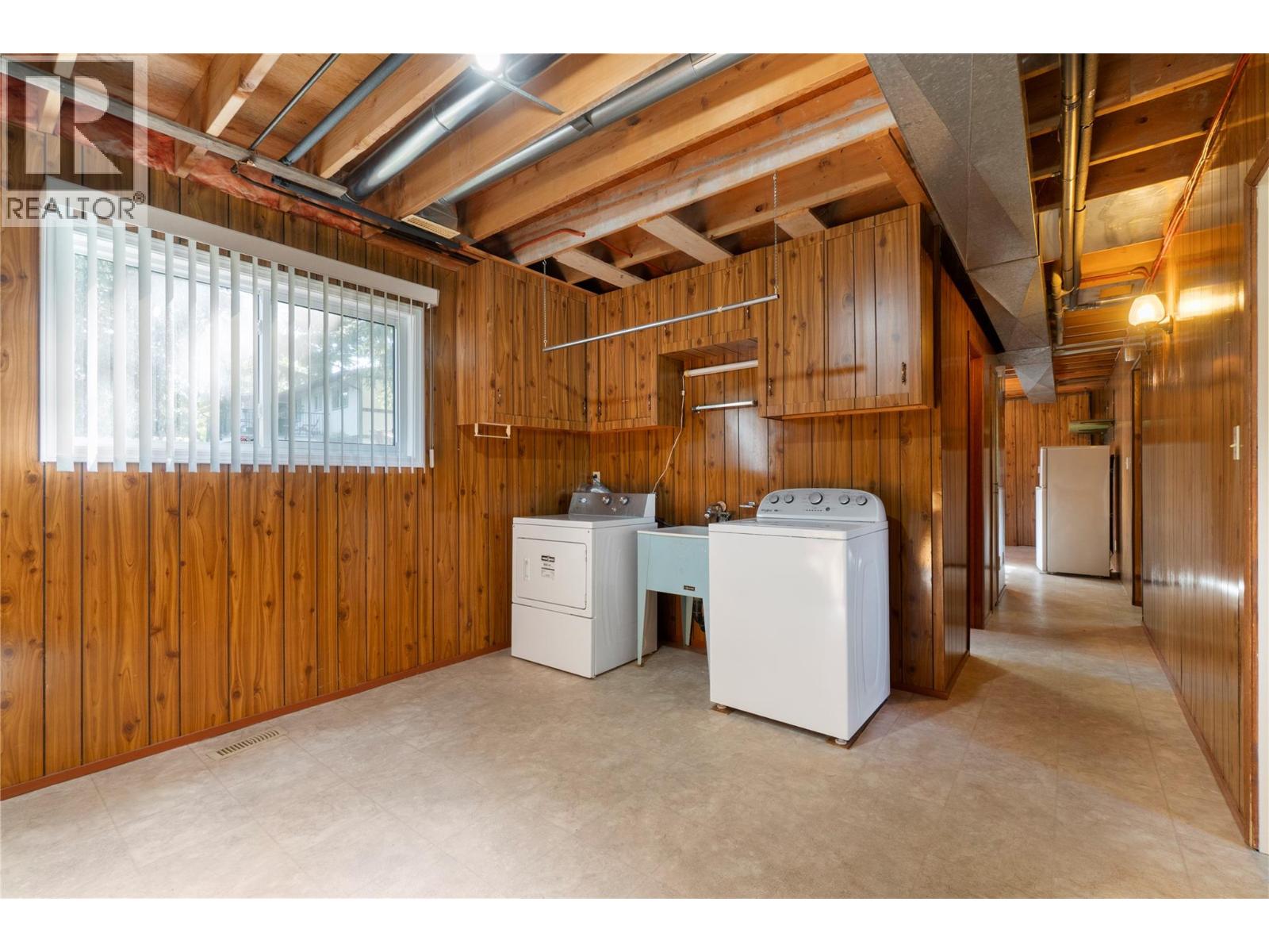  170 25th Street Northeast, Salmon Arm