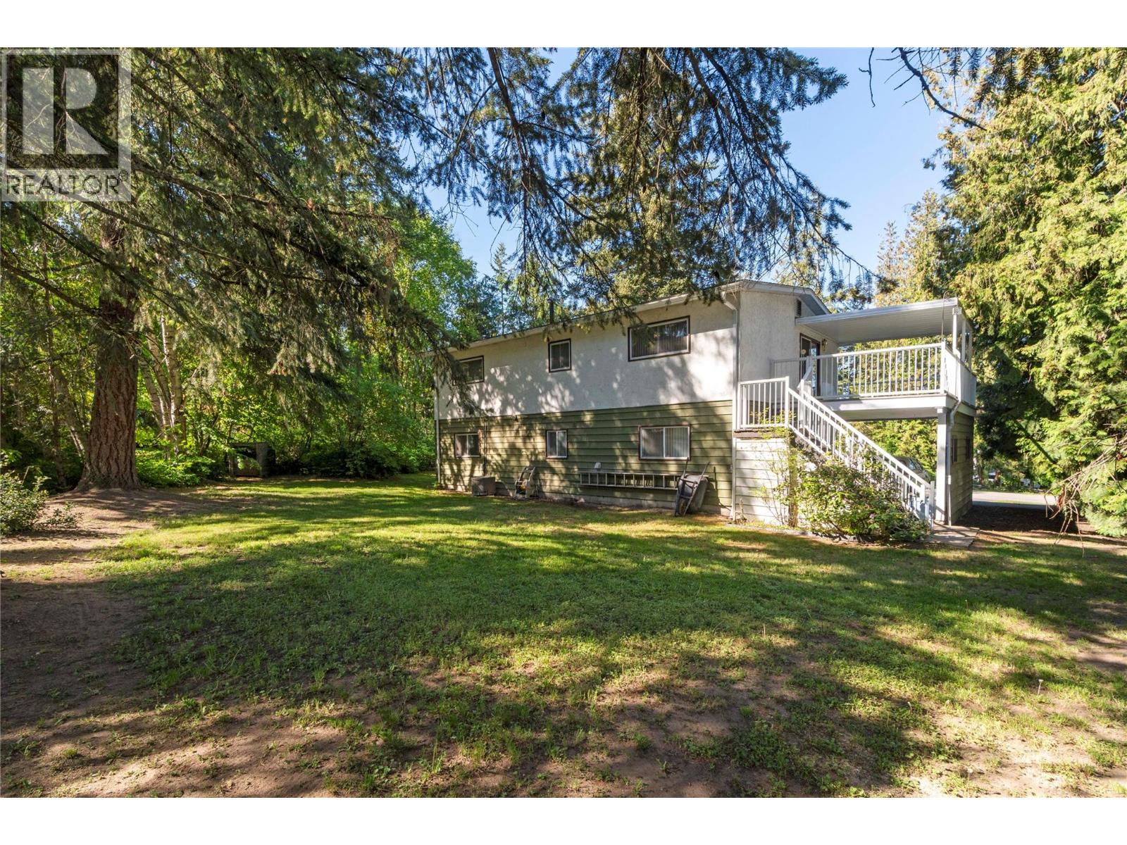  170 25th Street Northeast, Salmon Arm