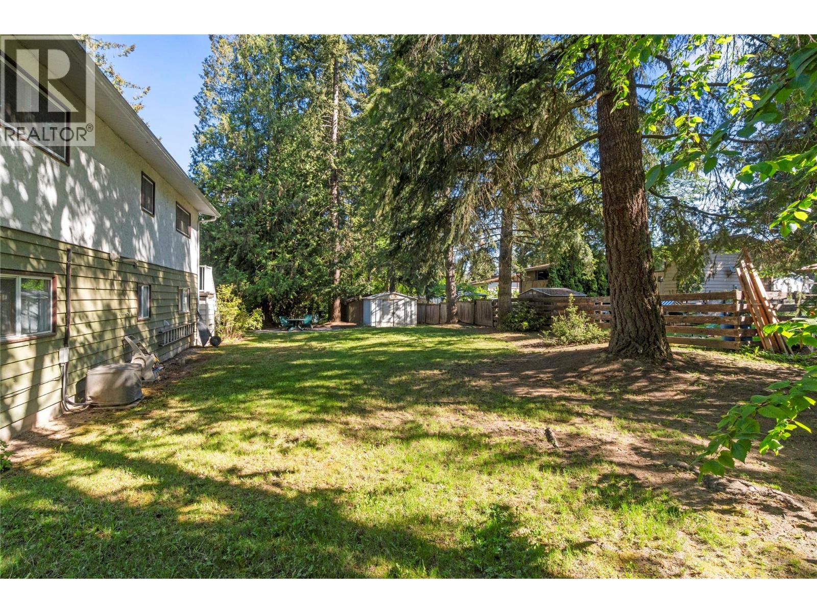  170 25th Street Northeast, Salmon Arm