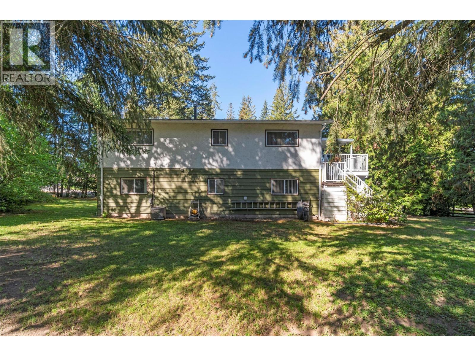  170 25th Street Northeast, Salmon Arm