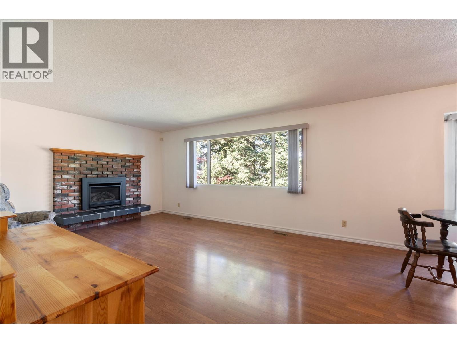  170 25th Street Northeast, Salmon Arm