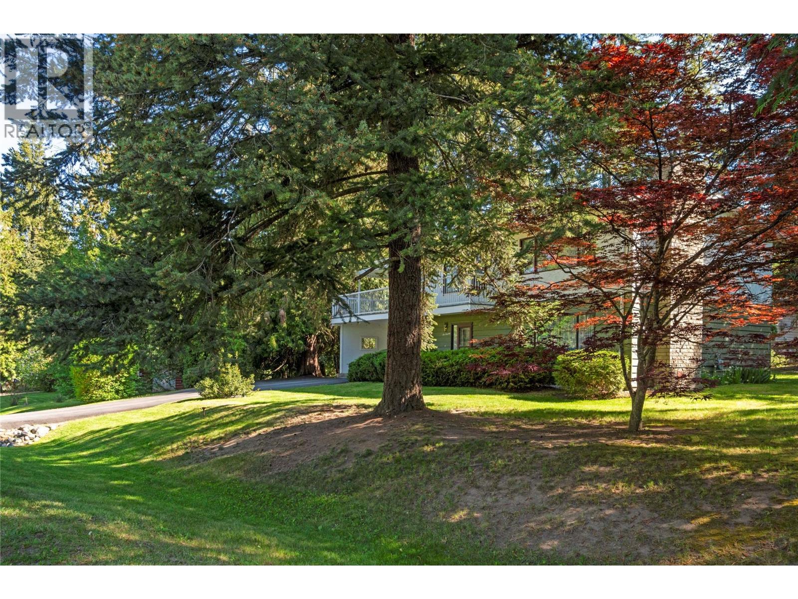  170 25th Street Northeast, Salmon Arm
