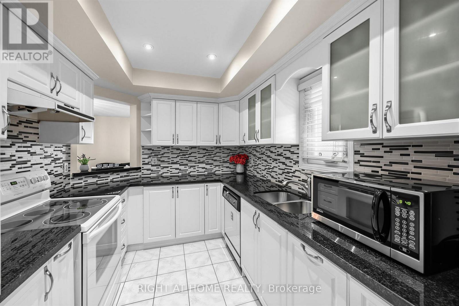 5512 WHISTLER CRESCENT - 10