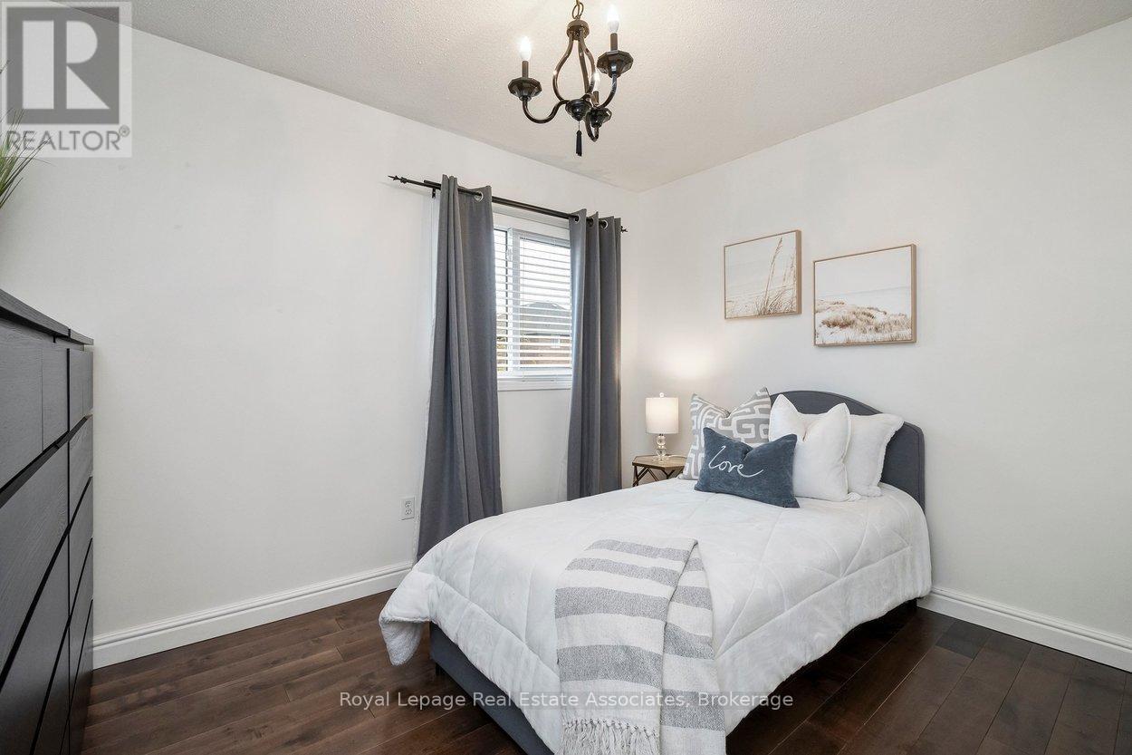 7321 SANDHURST DRIVE - 23