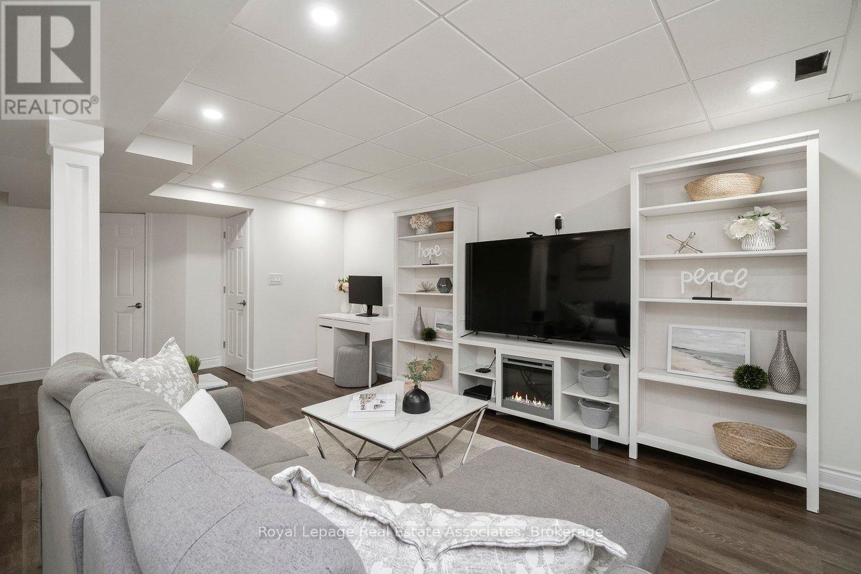 7321 SANDHURST DRIVE - 29