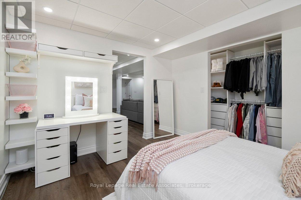 7321 SANDHURST DRIVE - 33