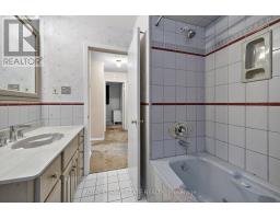 582 Woodview Road, Burlington, ON L7N3A1 Photo 30