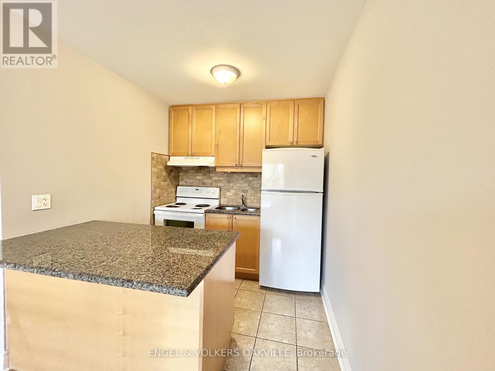 Listing photo of 9 - 90 TWENTY FIFTH STREET