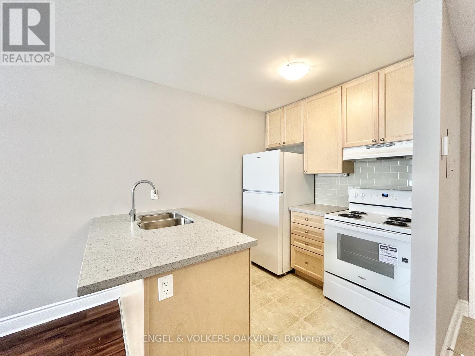 Listing photo of 106 - 9 THIRTY THIRD STREET