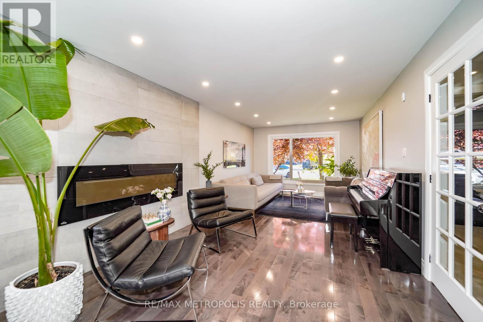 4392 GRASSLAND CRESCENT - 11