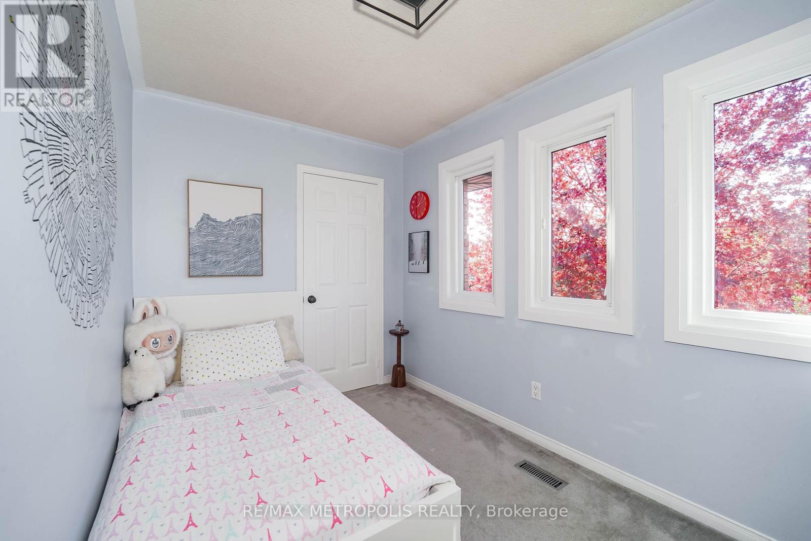 4392 GRASSLAND CRESCENT - 23