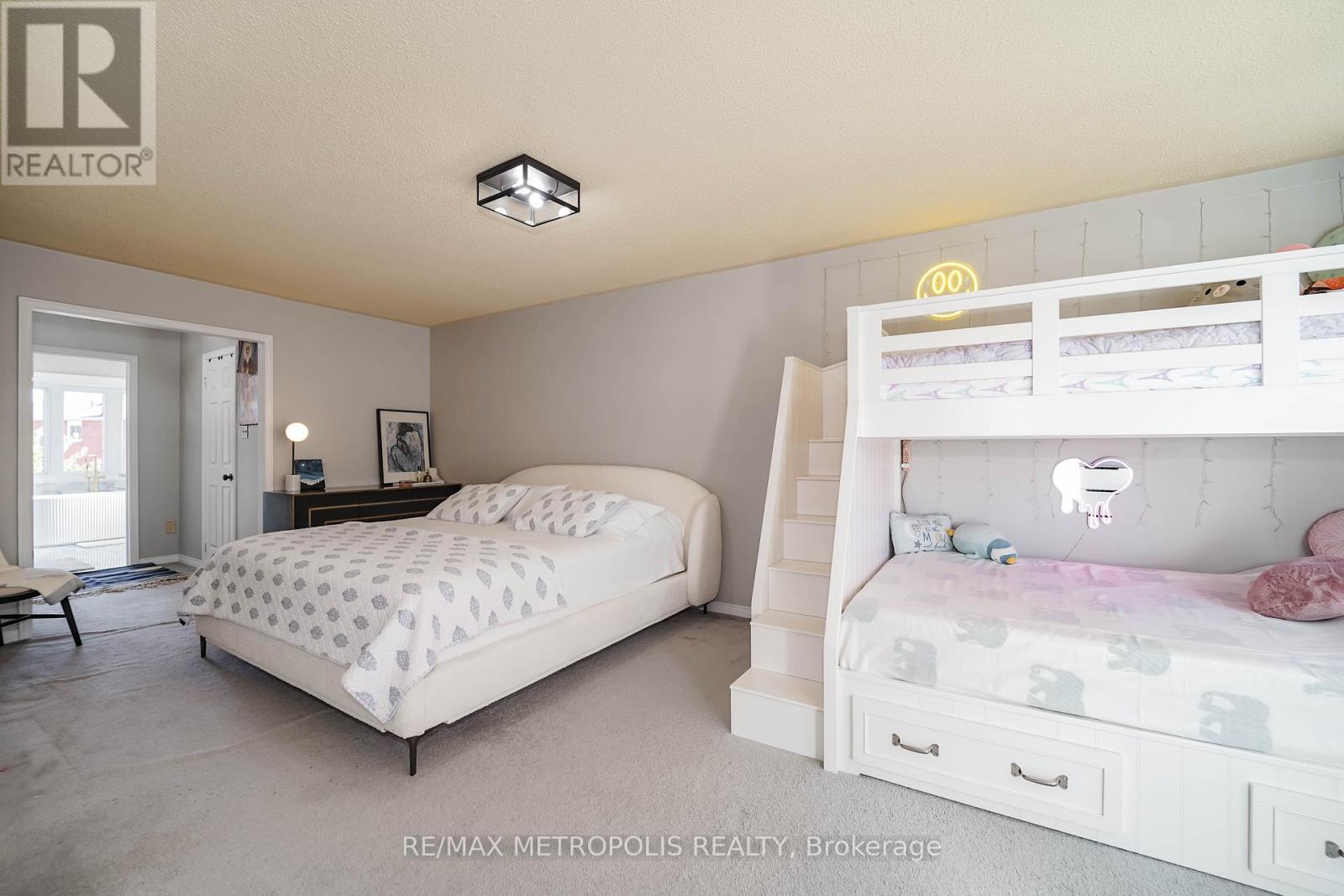 4392 GRASSLAND CRESCENT - 24