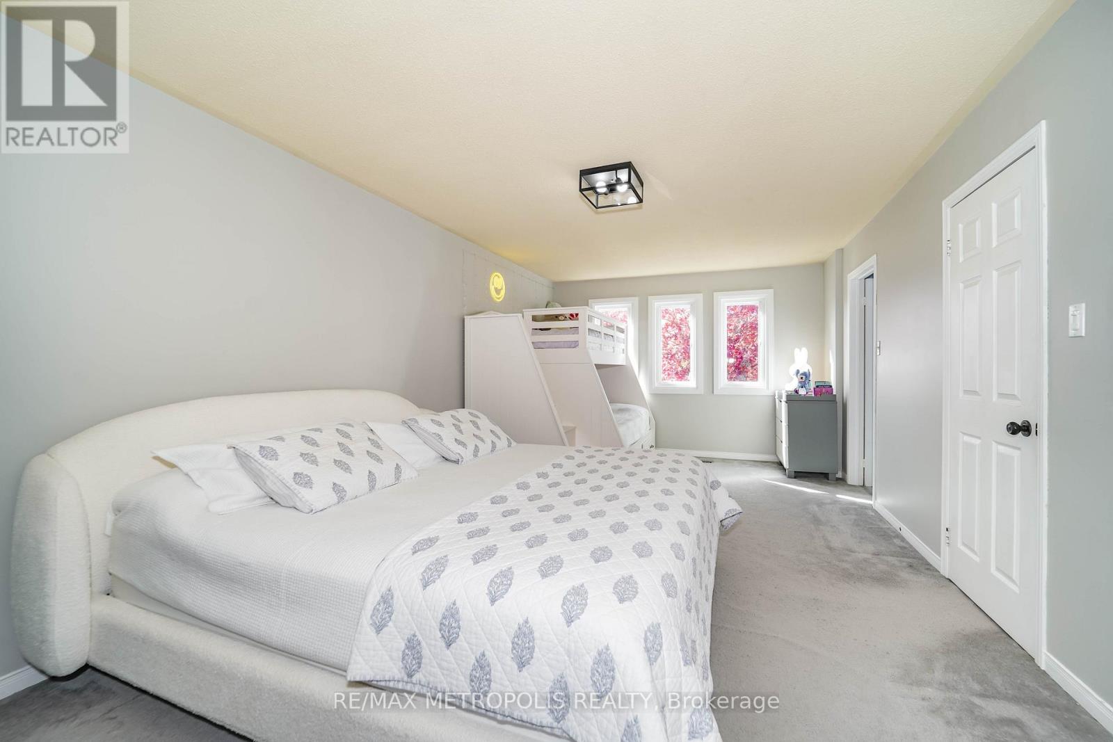 4392 GRASSLAND CRESCENT - 25