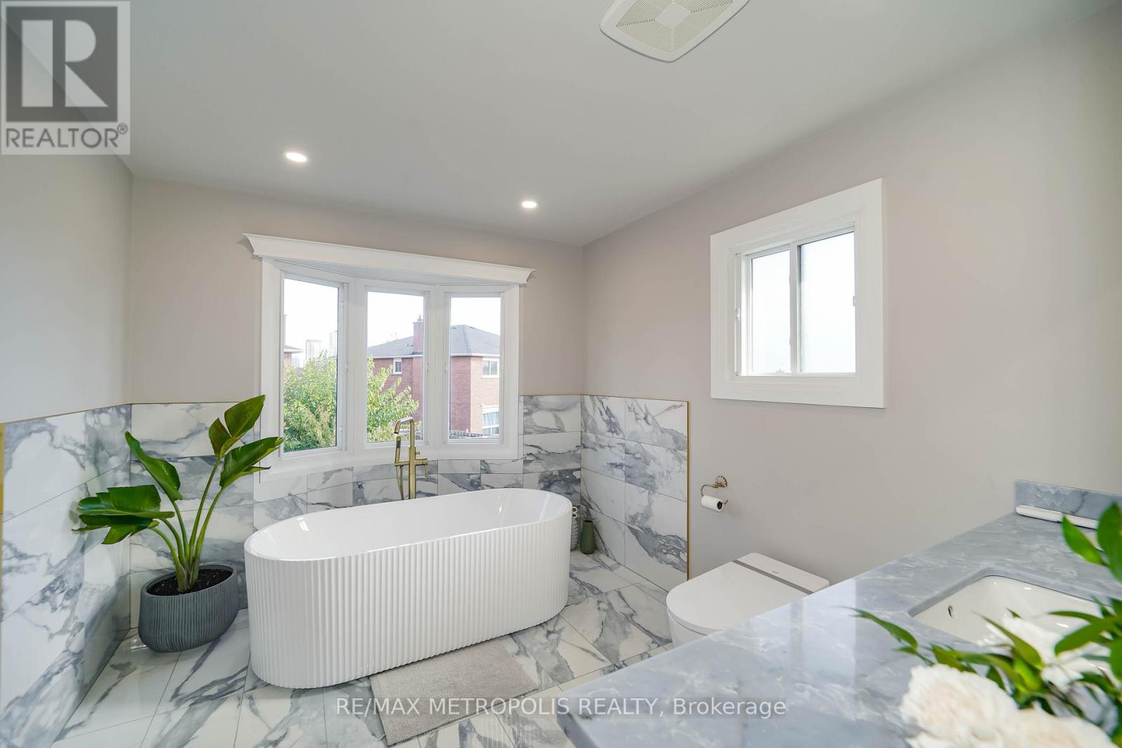 4392 GRASSLAND CRESCENT - 26