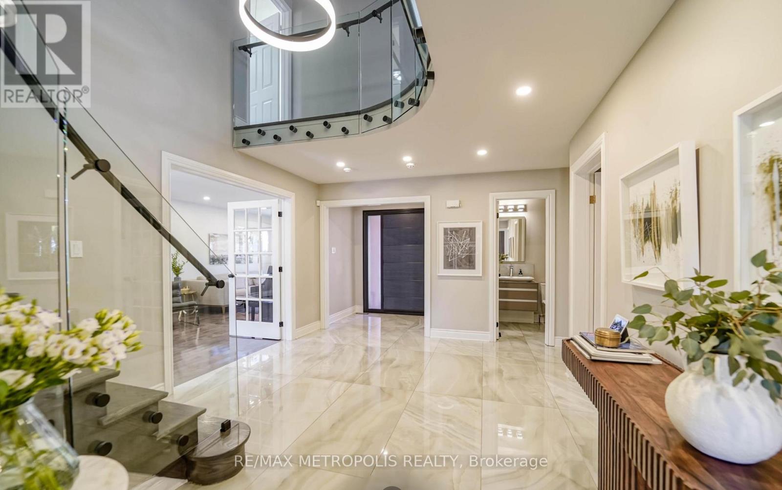 4392 GRASSLAND CRESCENT - 43