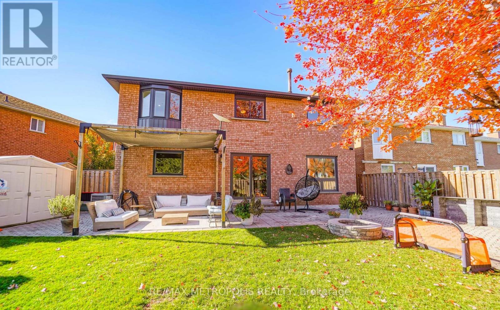 4392 GRASSLAND CRESCENT - 45