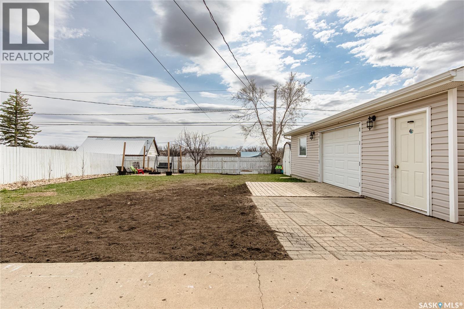 1003 Ominica STREET E - 59