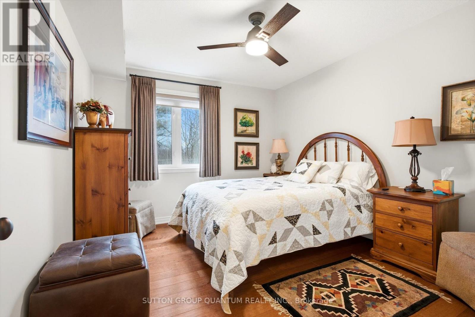 #305 390 UPPER MIDDLE ROAD E - 27