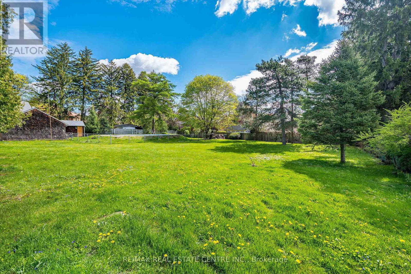 2212 MISSISSAUGA ROAD - 13