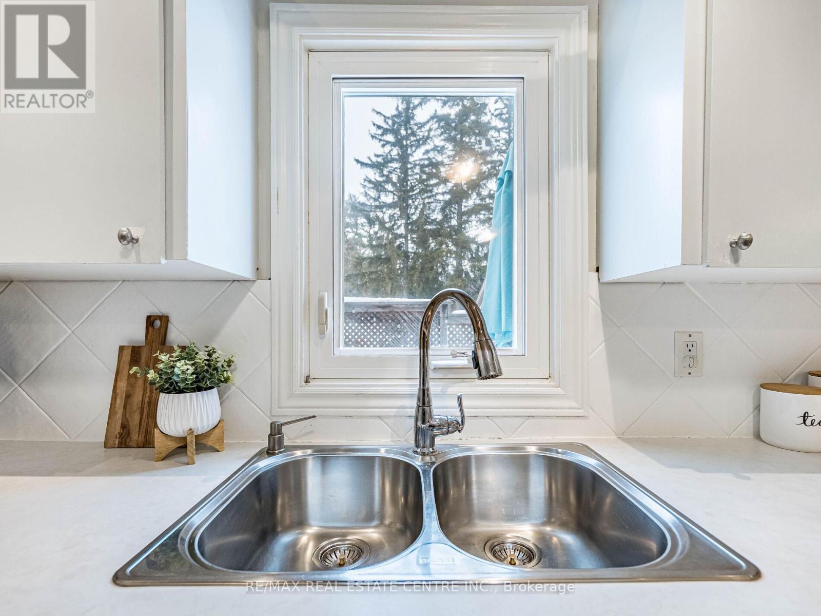 2212 MISSISSAUGA ROAD - 34
