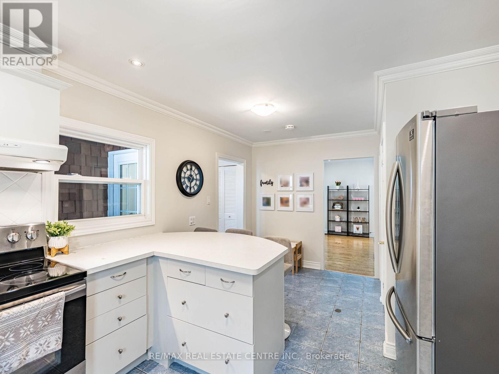 2212 MISSISSAUGA ROAD - 29