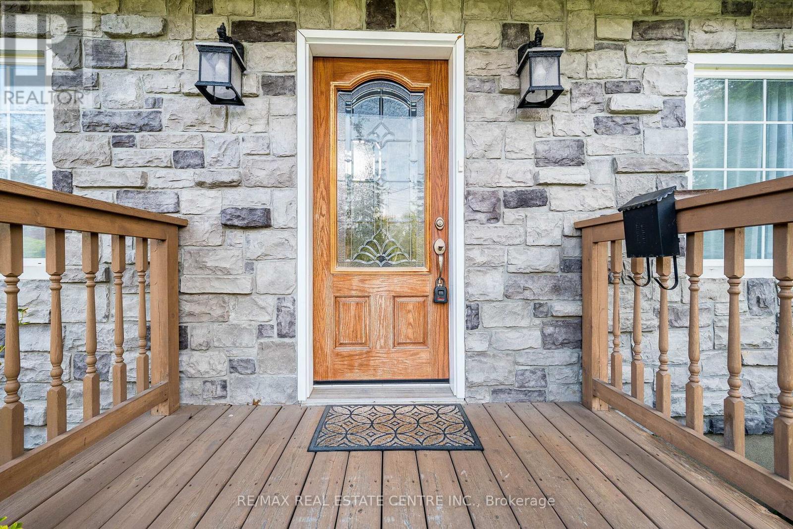 2212 MISSISSAUGA ROAD - 3