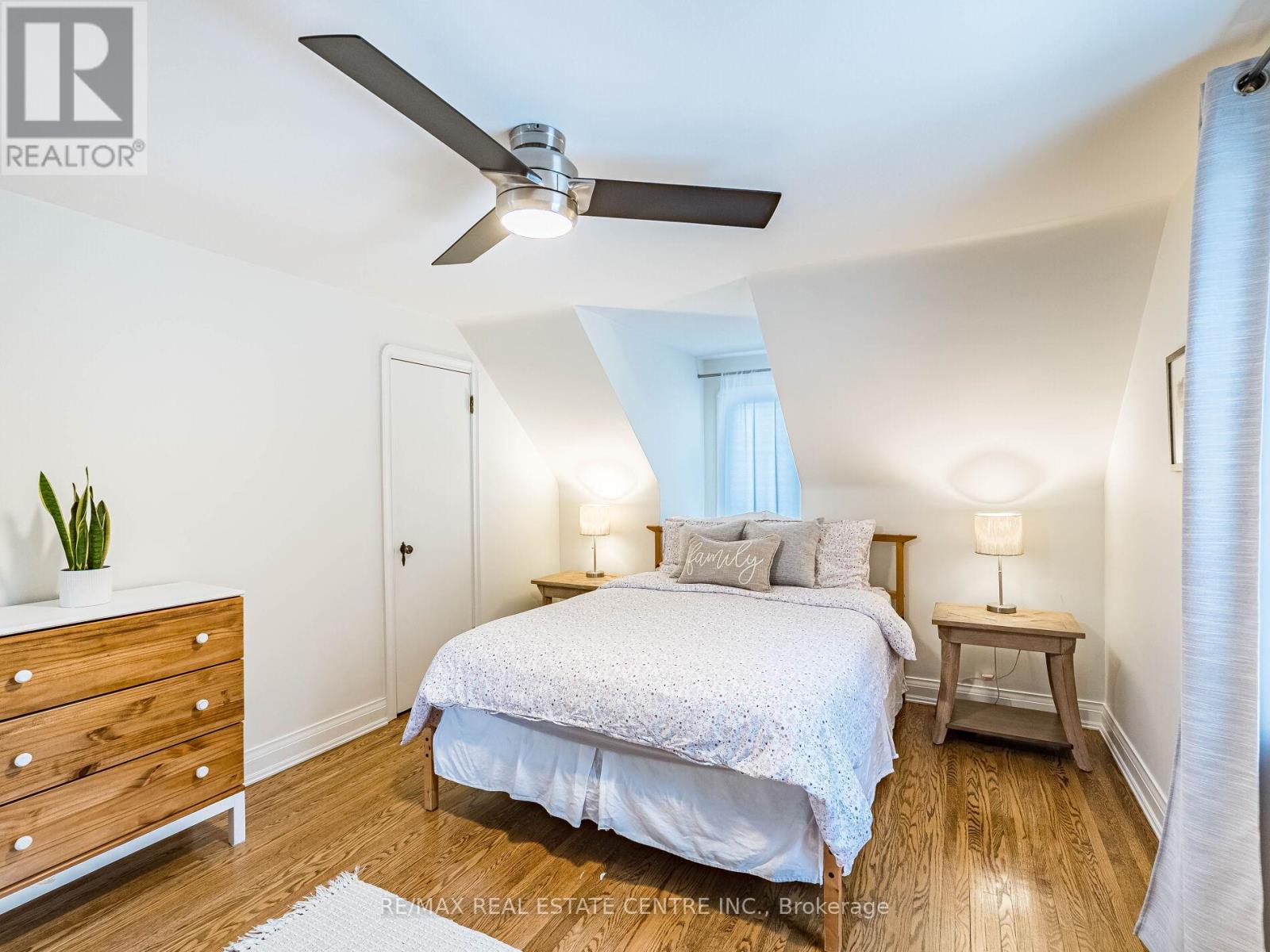 2212 MISSISSAUGA ROAD - 38