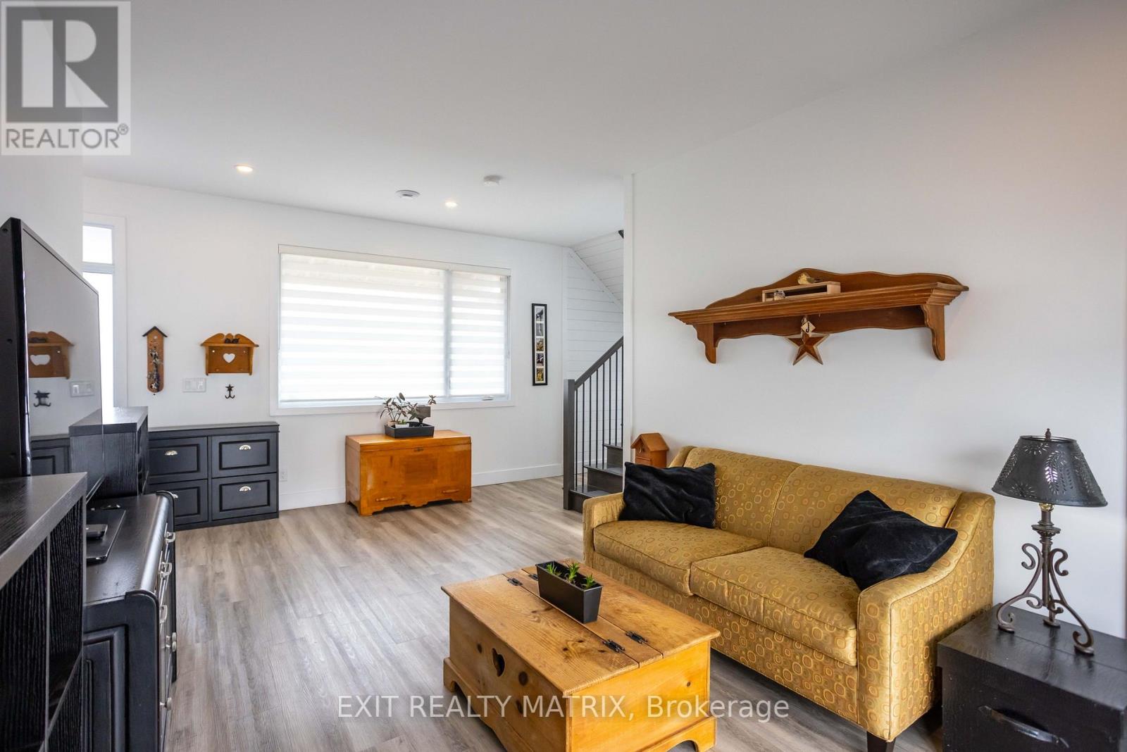 686 ST ISIDORE ROAD - 7