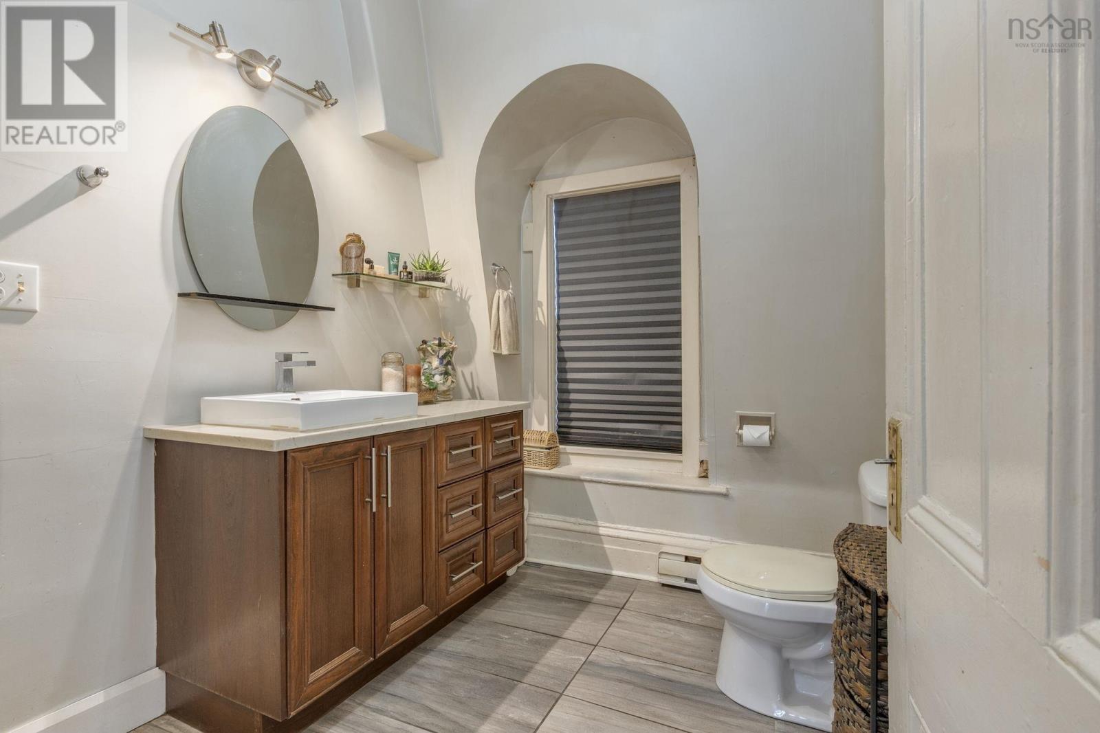 2542 Gottingen Street - 29
