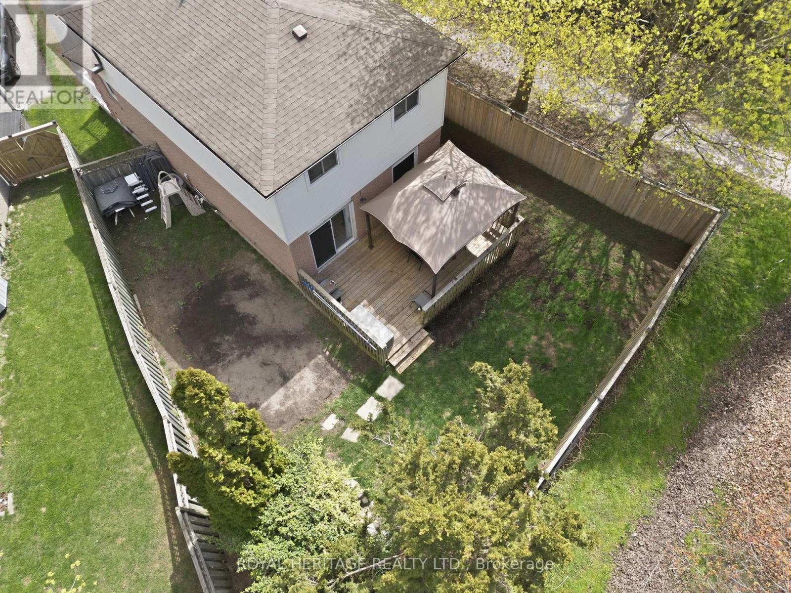 24 SUMMERLEA COURT - 22