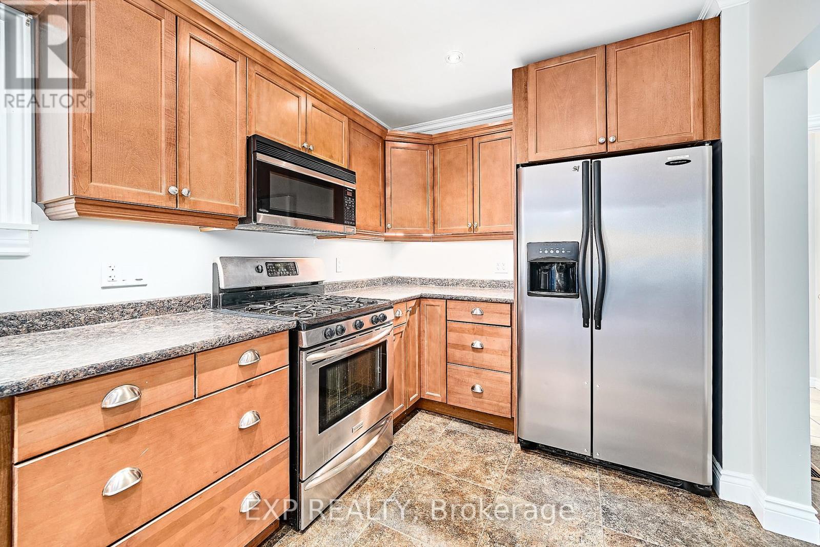17 EASTWOOD AVENUE N - 20