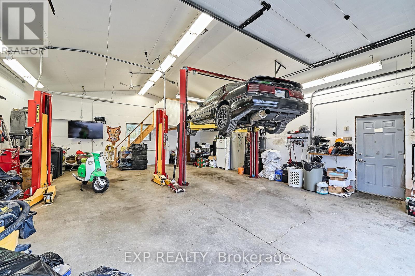 17 EASTWOOD AVENUE N - 9