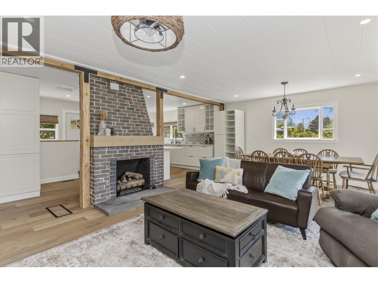 38139 CLARKE DRIVE, Squamish