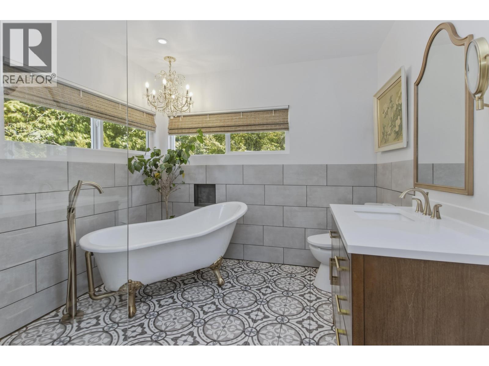 38139 CLARKE DRIVE, Squamish