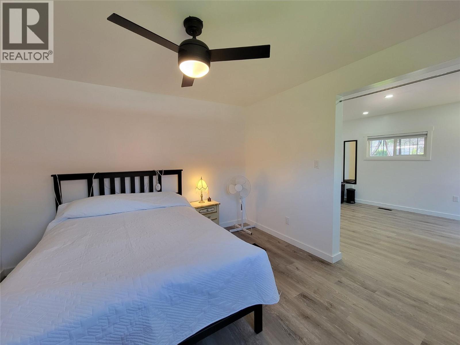 218 10th Avenue - 26